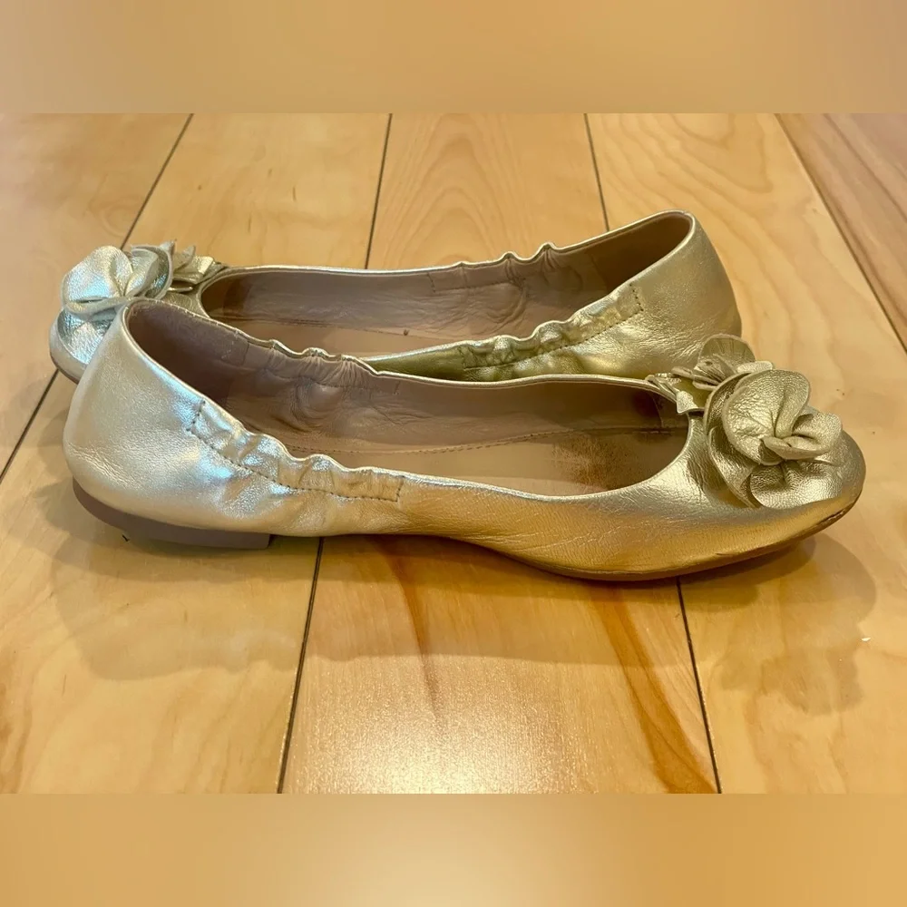 Tory Burch Blossom Ballet Flat‎ Grained Metallic in Spark Gold Size 6.5